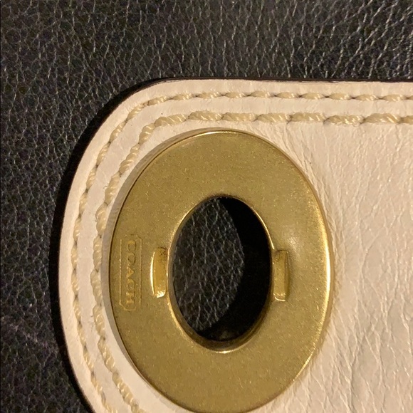 Authentic Coach leather wallet - Picture 6 of 6